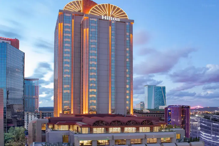 220d15000000xbmbz8CE3_W_1280_853_R5